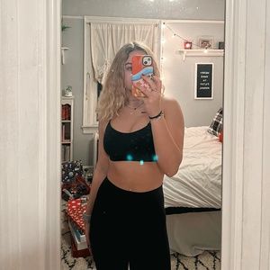 lululemon Basic Black "Flow Y Nulu" Sports Bra - Light Support